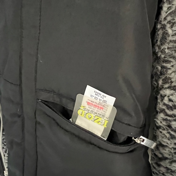 Reversible Izod, black-and-white vest - Picture 3 of 6